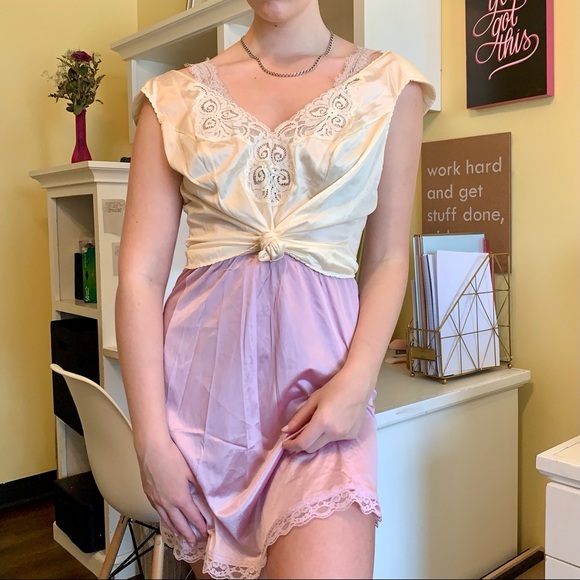 VTG Cottagecore Cream Detailed Lace Silk Top - Picture 5 of 14